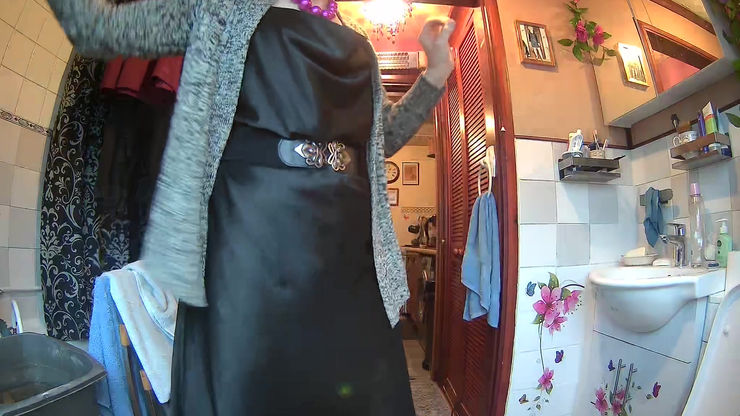 granny tranny bathroom